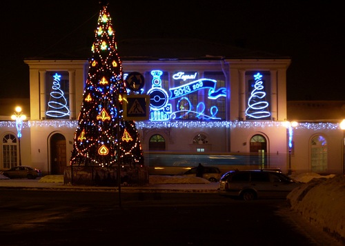 Новогодняя елка на вокзале в г. Пушкине
