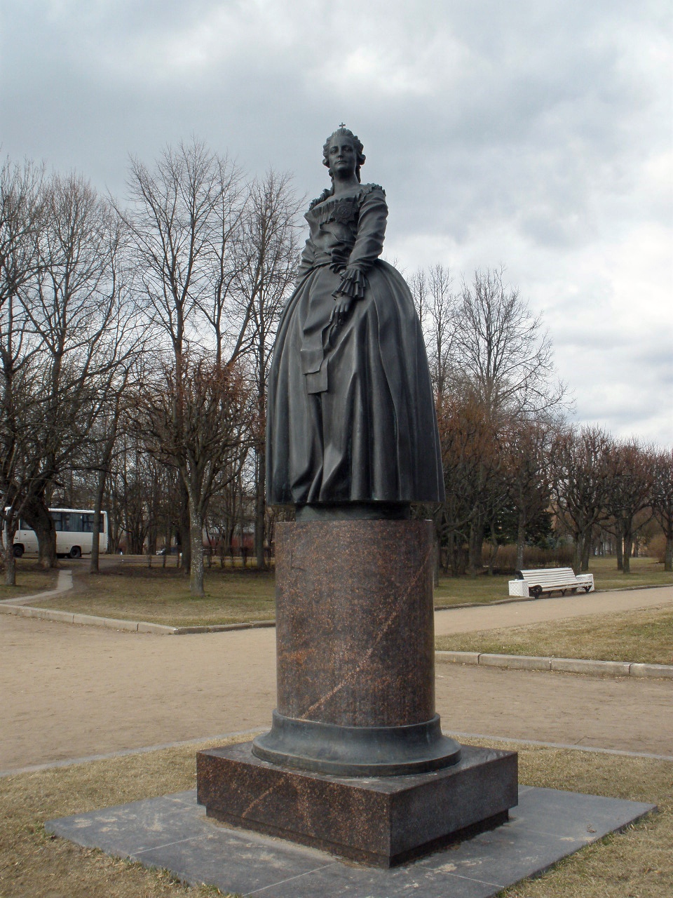 Памятники русским царицам