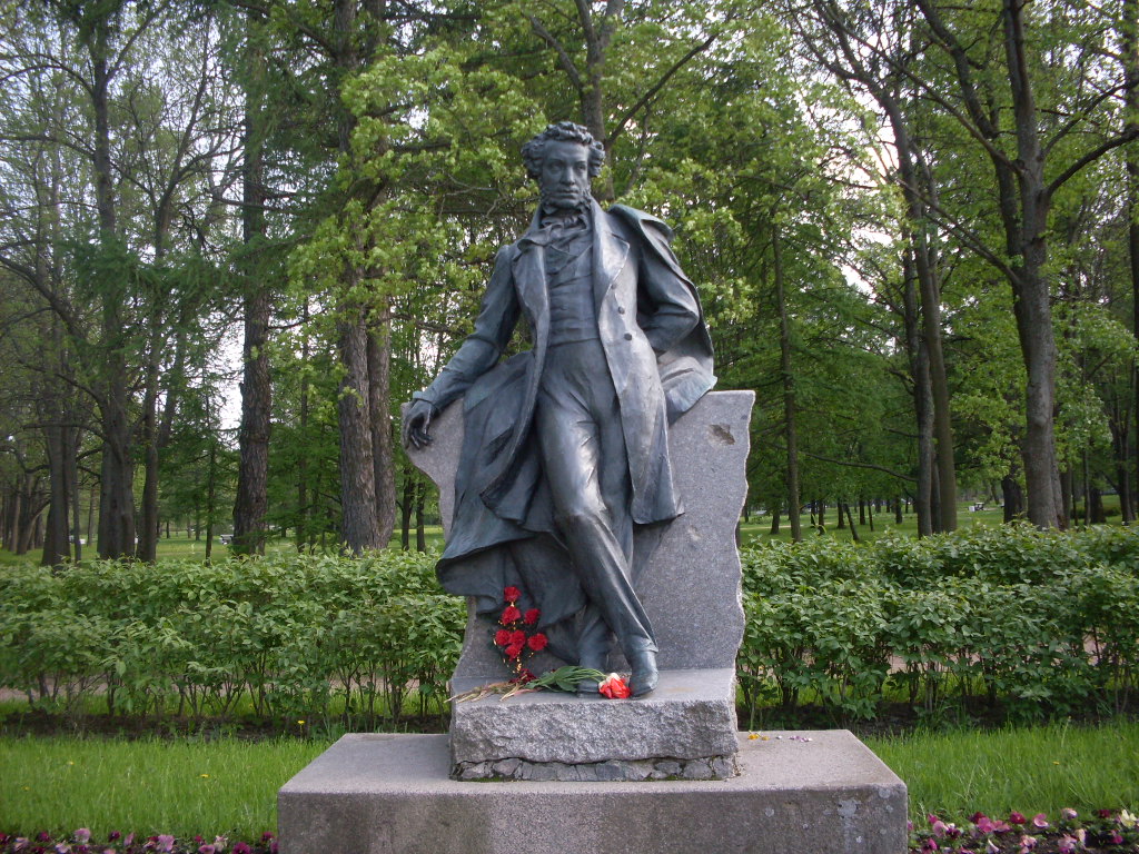 памятники города пушкина